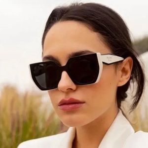 PRADA SUNGLASSES MONOCHROME PR 15WS  54/19/140  black/dark grey (09Q-5S0)